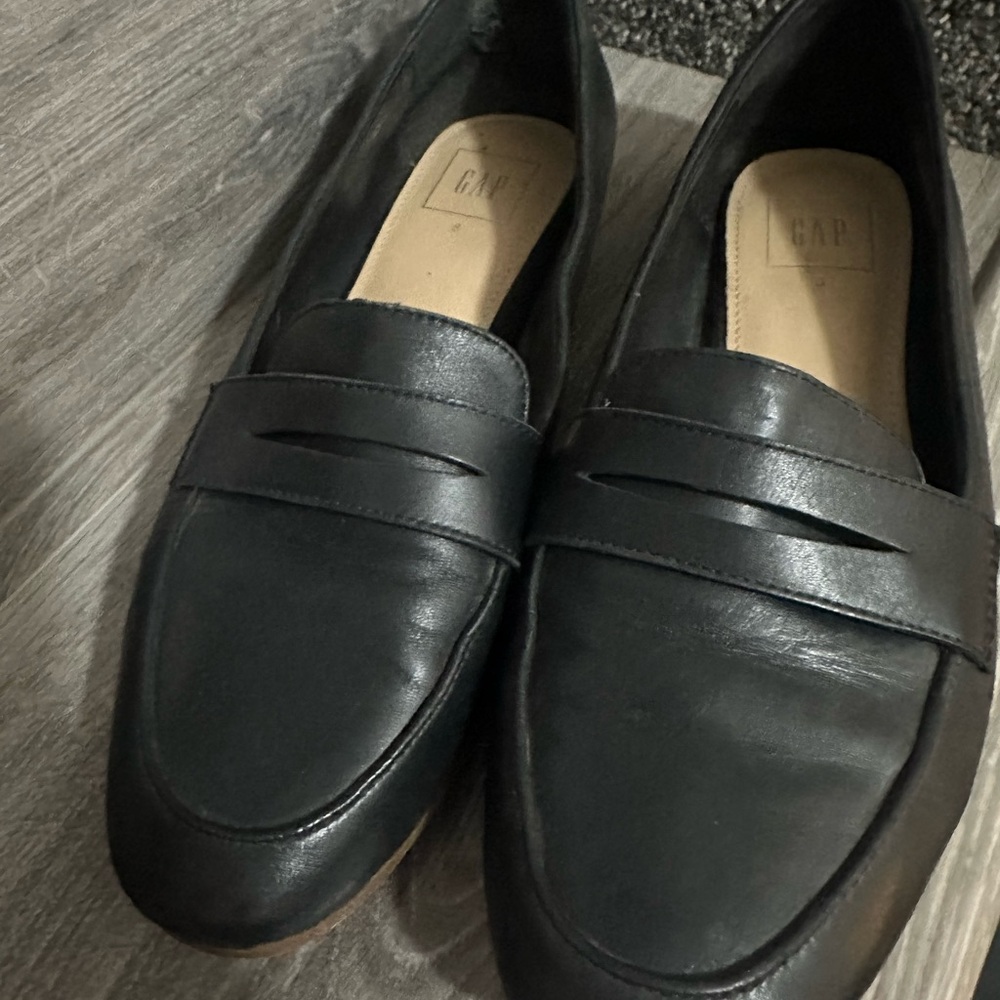 GAP Women's Classic Black Leather Loafers